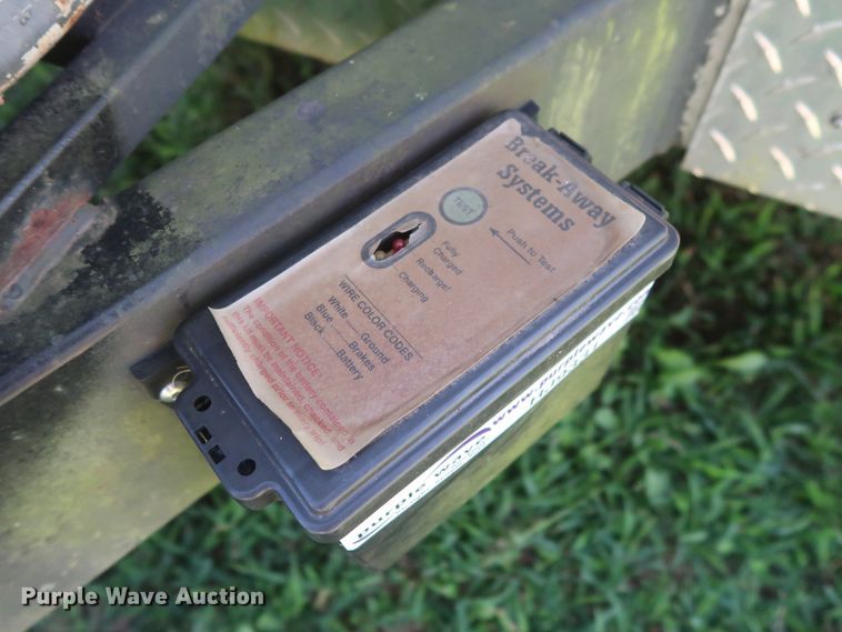 image for item HJ9331 2010 LEE LT-28 food service vending concession trailer