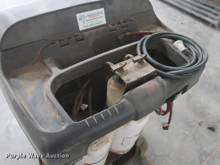 image for item HJ9391 Robinair Cooltech 34800 2K refrigerant service station