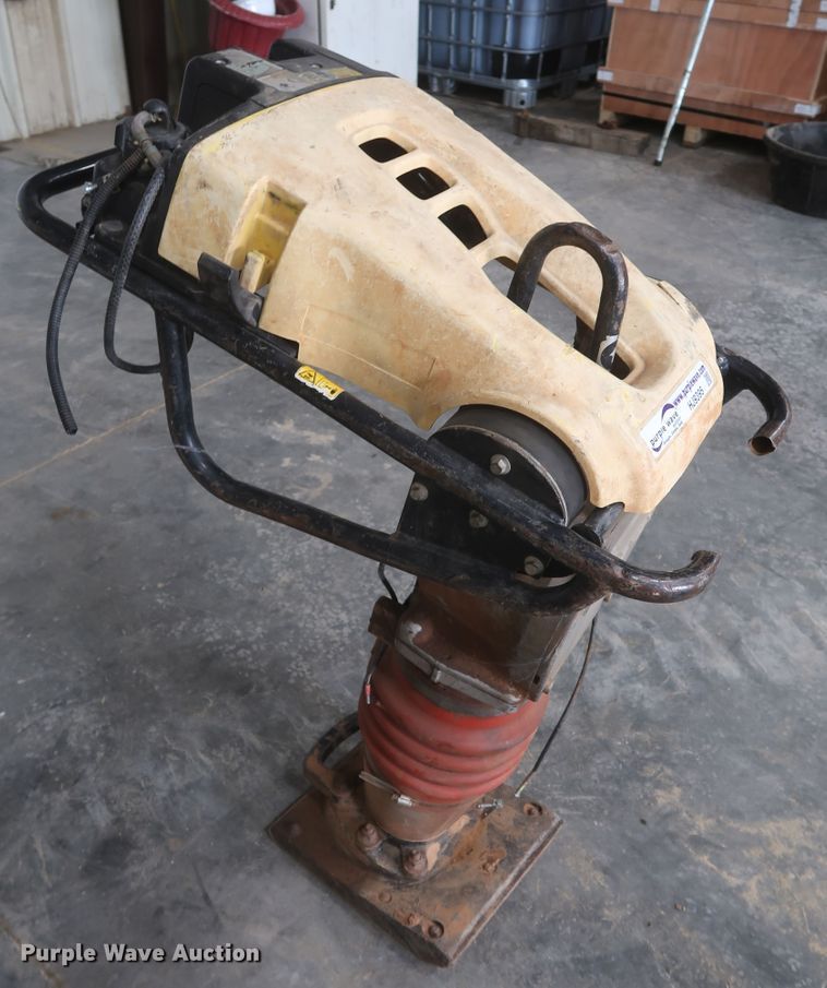 image for item HJ9395 Dynapac LT6000 plate compactor