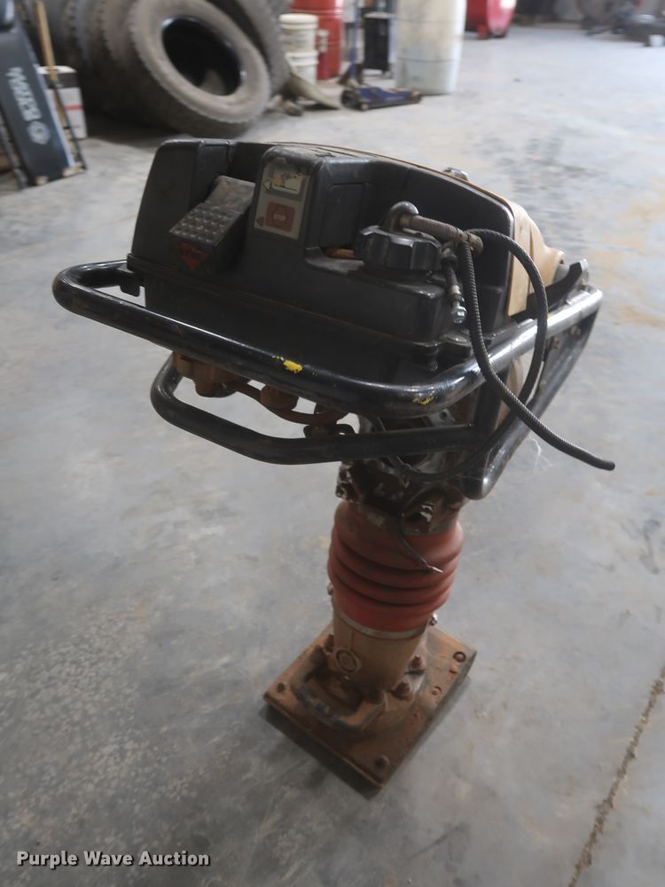 image for item HJ9395 Dynapac LT6000 plate compactor