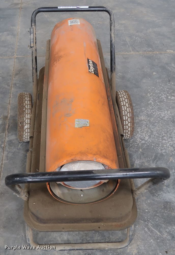 image for item HJ9396 Dayton 3VE51G oil-fired heater