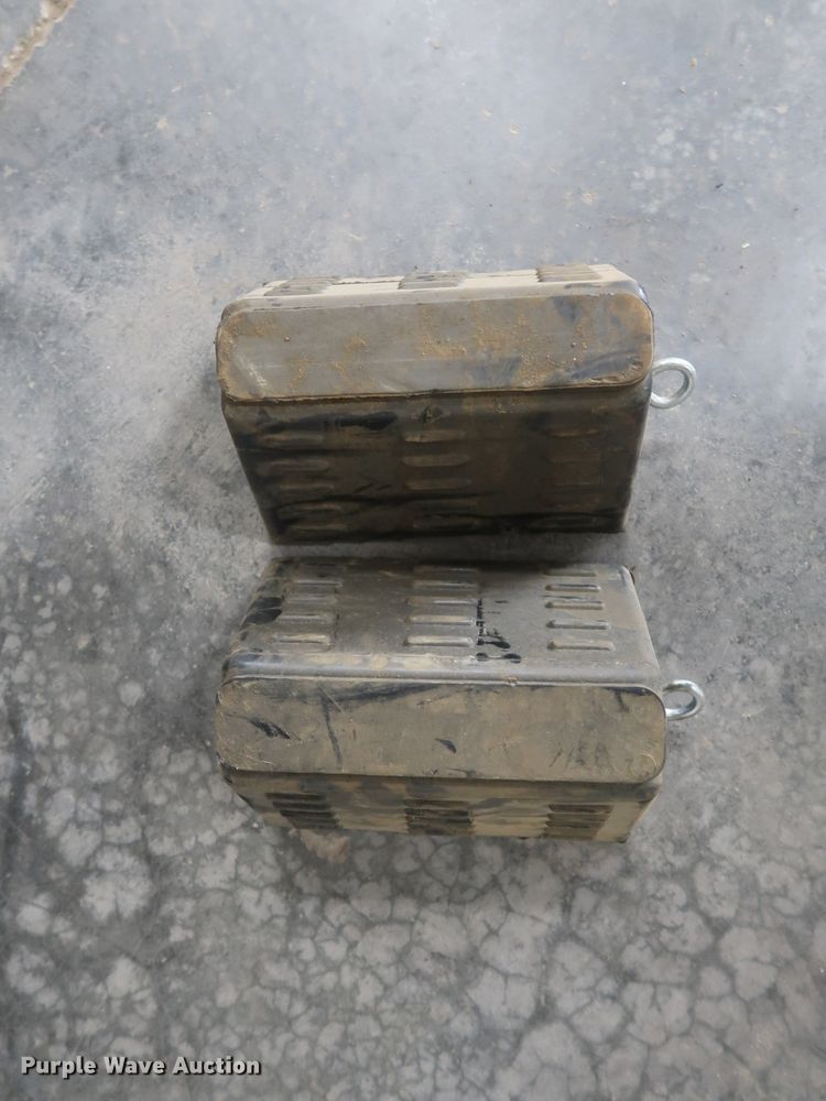 image for item HJ9399 Rubber wheel chocks