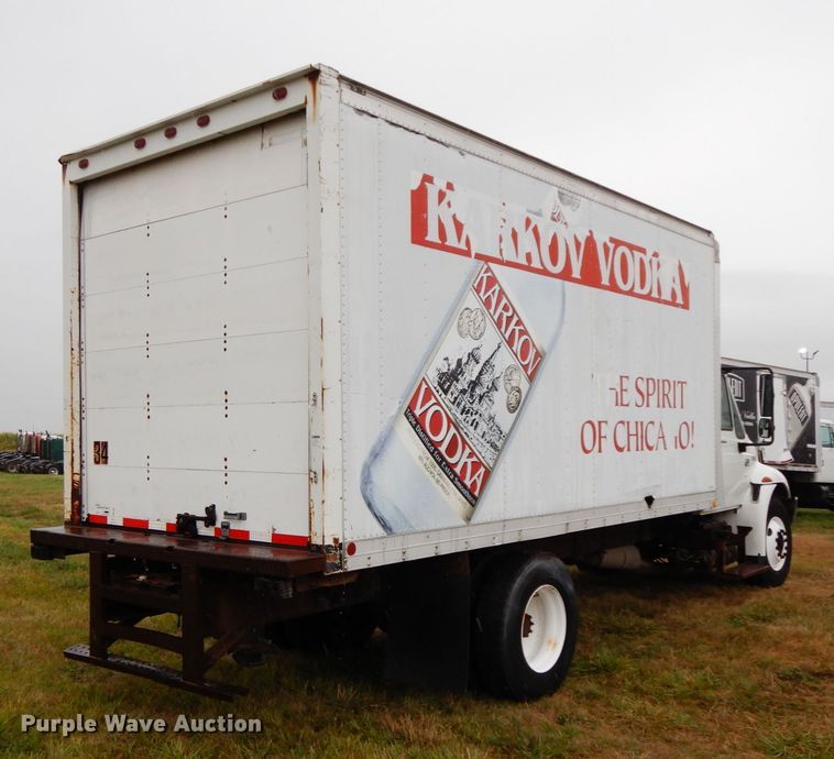 image for item HJ9586 2003 International 4300  box truck