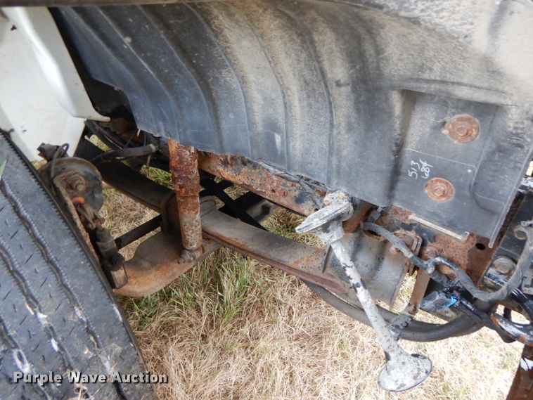 image for item HJ9586 2003 International 4300  box truck