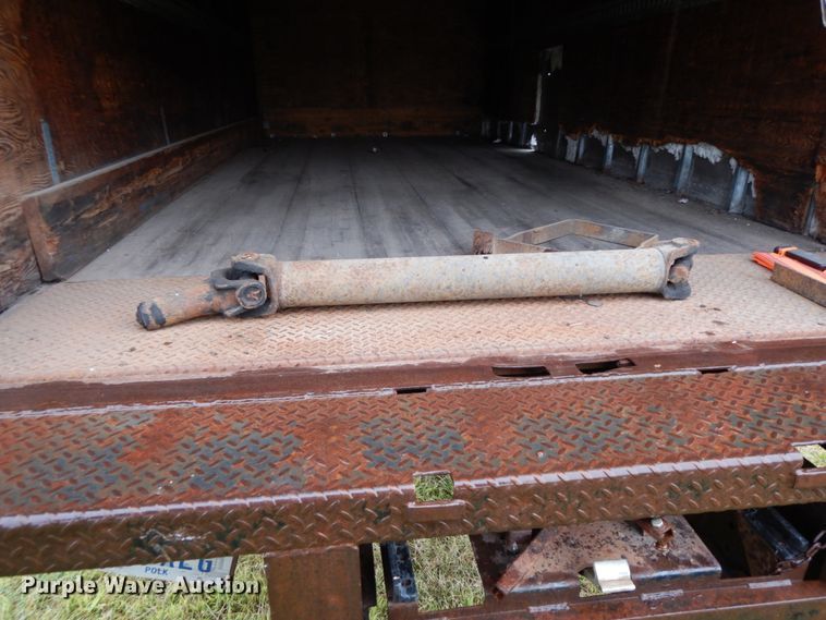 image for item HJ9586 2003 International 4300  box truck