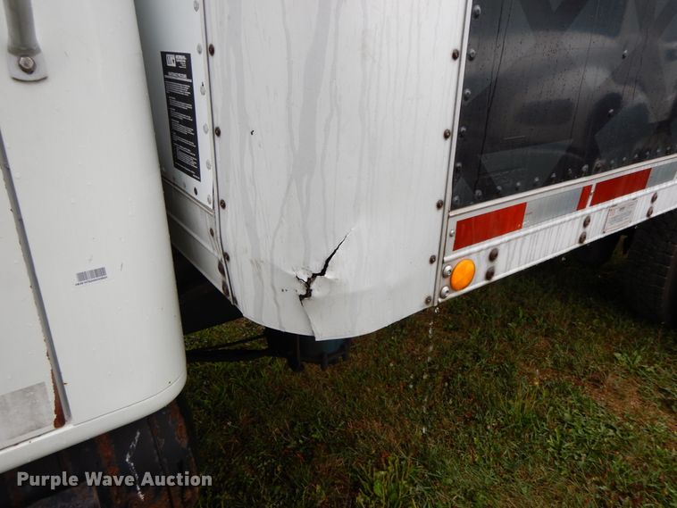 image for item HJ9587 2001 International 4700  box truck