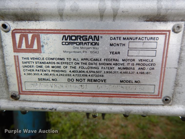 image for item HJ9587 2001 International 4700  box truck