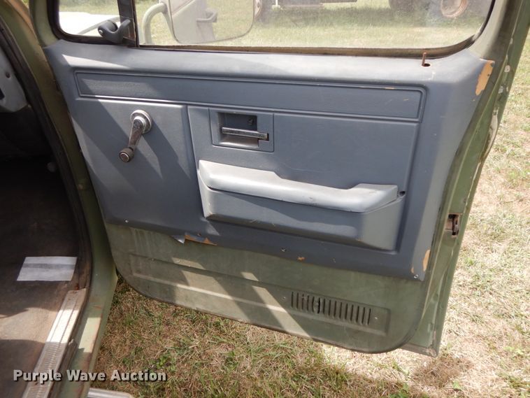 image for item HJ9605 1984 Chevrolet D10 Military Blazer  SUV