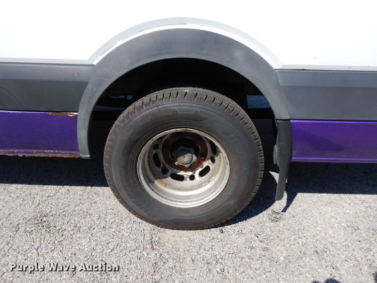 image for item HJ9619 2007 Dodge Sprinter 3500  shuttle bus