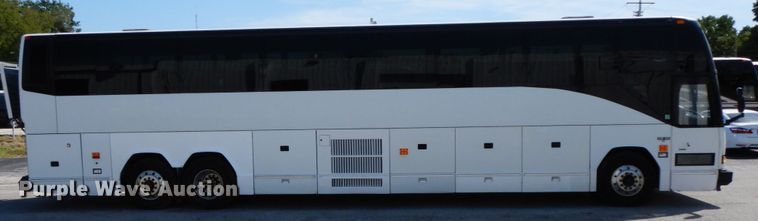 image for item HJ9622 2000 Prevost H3-45  coach bus