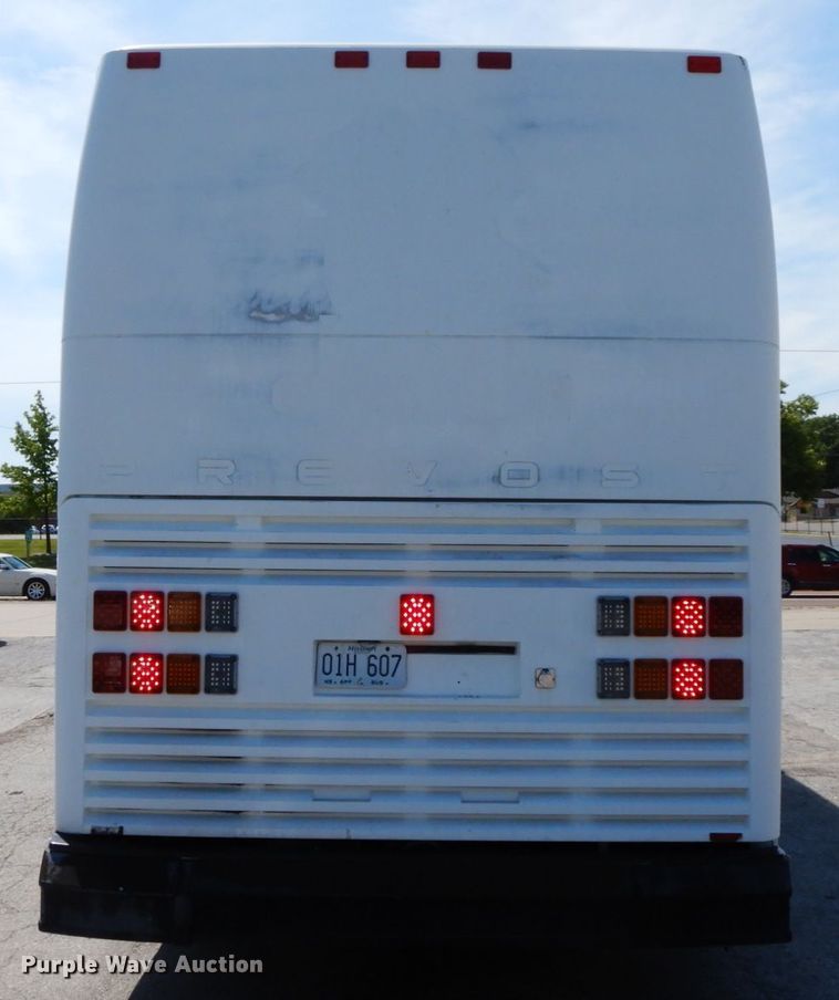 image for item HJ9622 2000 Prevost H3-45  coach bus