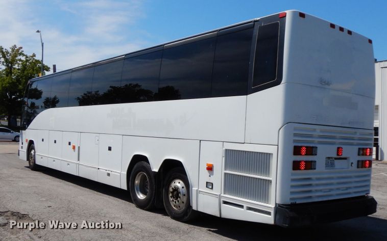 image for item HJ9622 2000 Prevost H3-45  coach bus