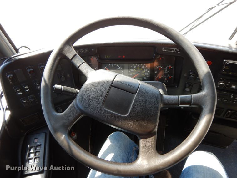 image for item HJ9622 2000 Prevost H3-45  coach bus