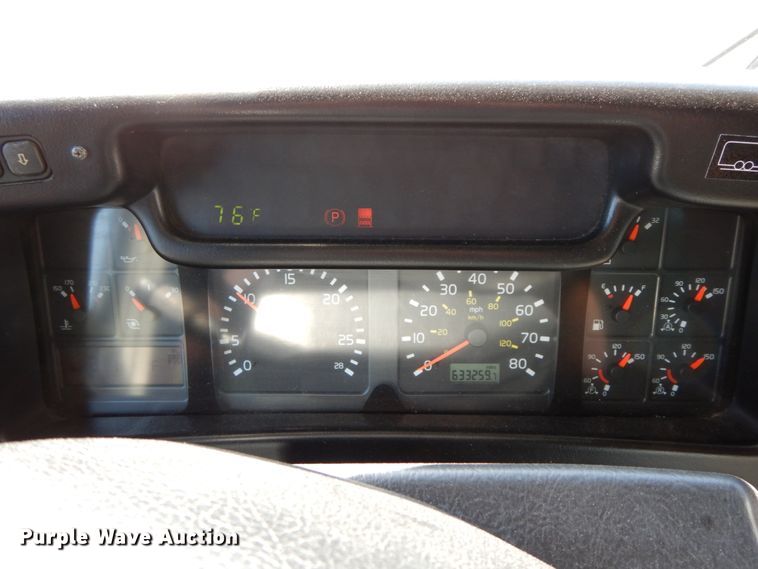 image for item HJ9622 2000 Prevost H3-45  coach bus