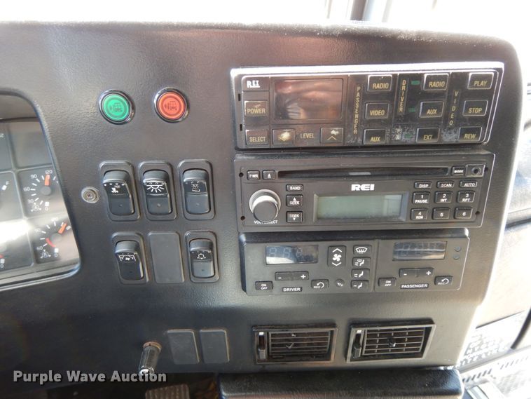 image for item HJ9622 2000 Prevost H3-45  coach bus