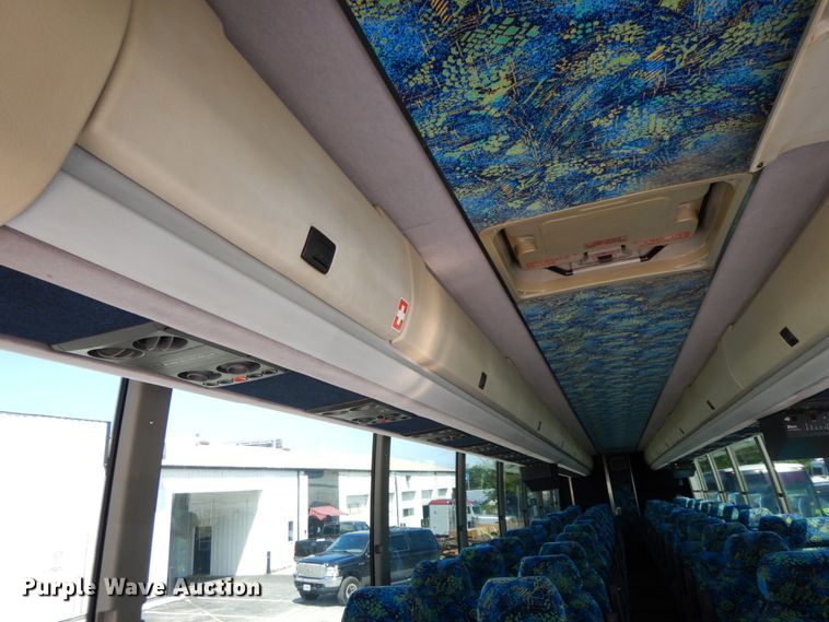 image for item HJ9622 2000 Prevost H3-45  coach bus