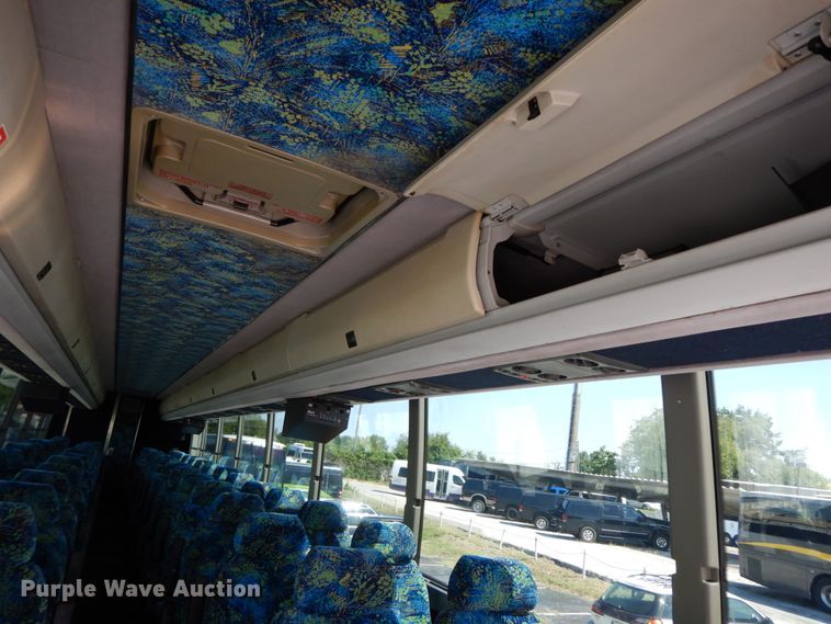 image for item HJ9622 2000 Prevost H3-45  coach bus