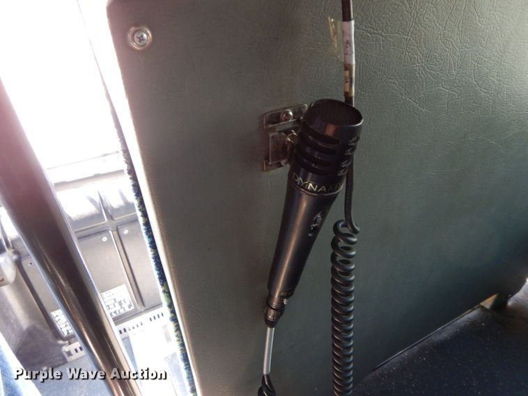 image for item HJ9622 2000 Prevost H3-45  coach bus