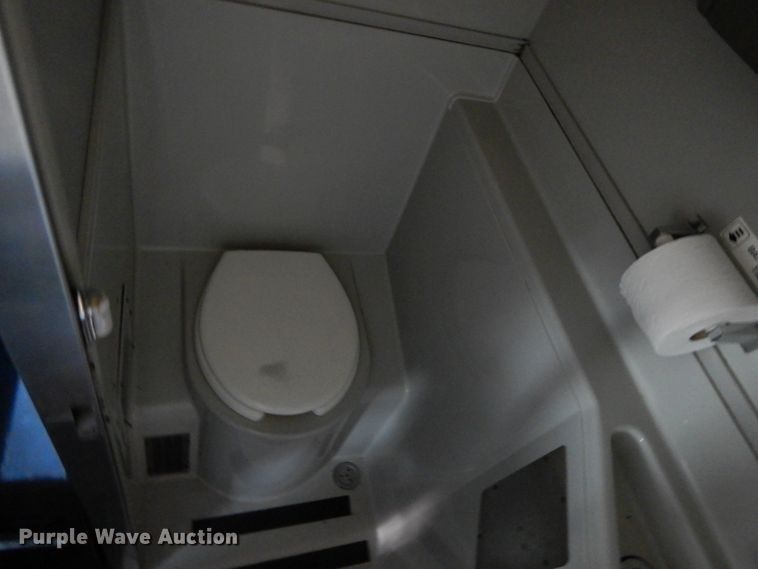 image for item HJ9622 2000 Prevost H3-45  coach bus