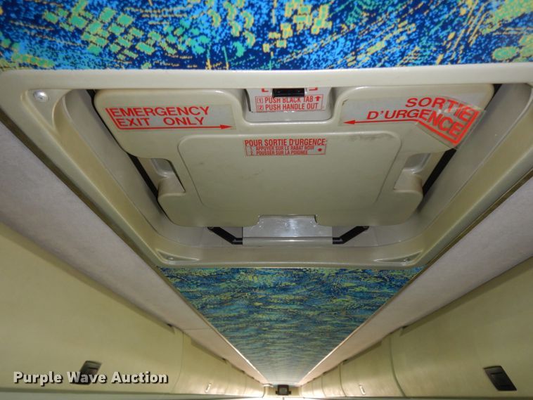 image for item HJ9622 2000 Prevost H3-45  coach bus