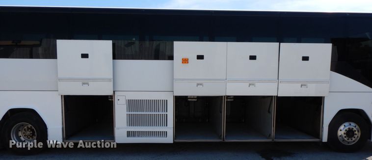 image for item HJ9622 2000 Prevost H3-45  coach bus