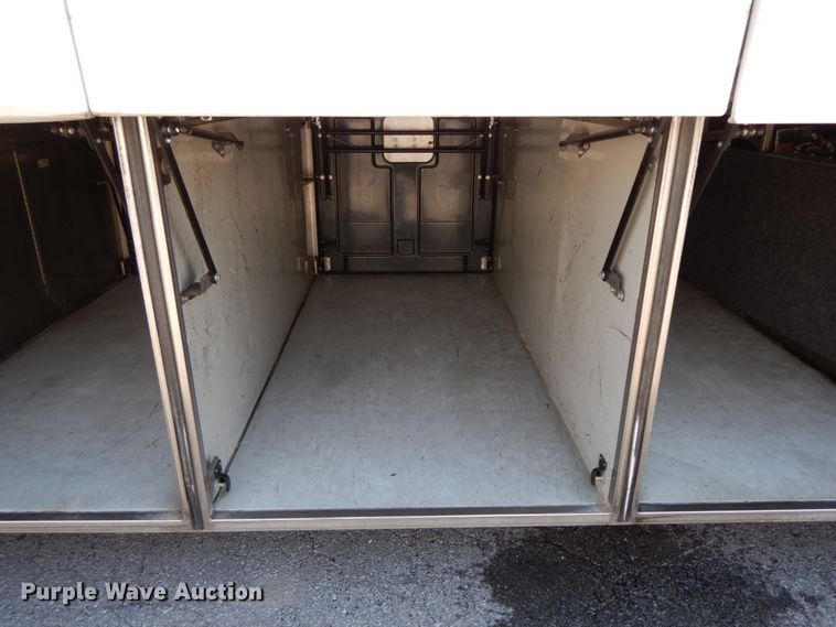 image for item HJ9622 2000 Prevost H3-45  coach bus