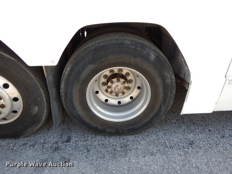 image for item HJ9622 2000 Prevost H3-45  coach bus