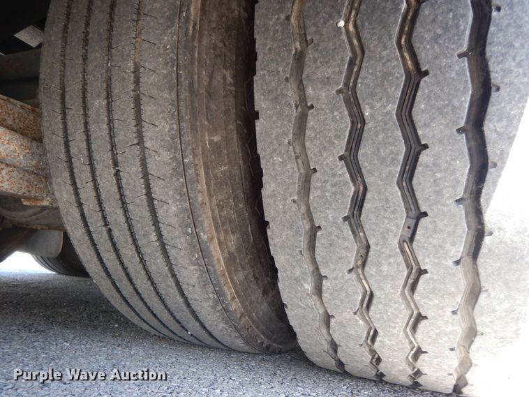 image for item HJ9622 2000 Prevost H3-45  coach bus