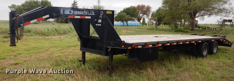 image for item HO9913 2002 Big Tex 22GN-24 equipment trailer