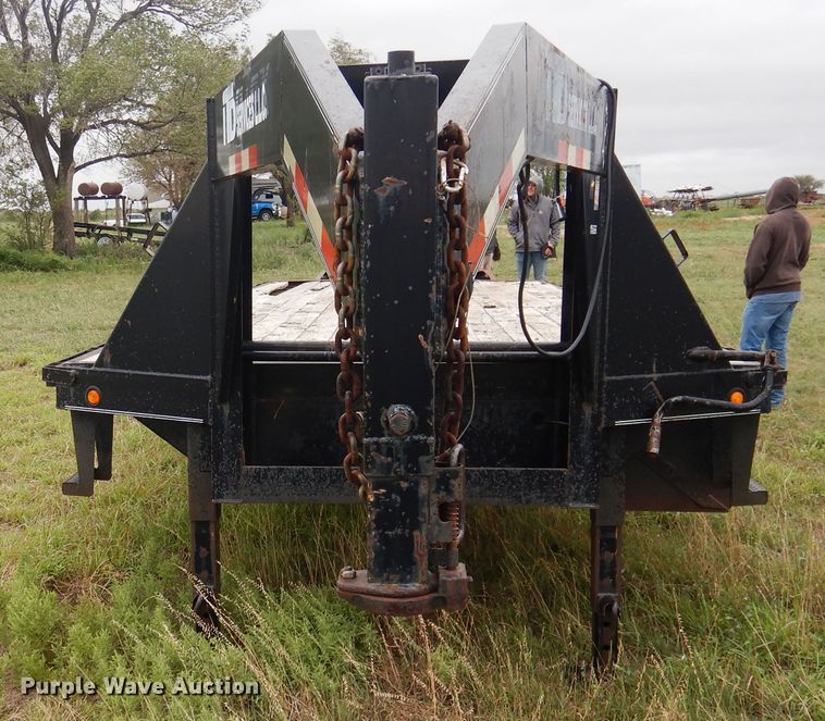 image for item HO9913 2002 Big Tex 22GN-24 equipment trailer