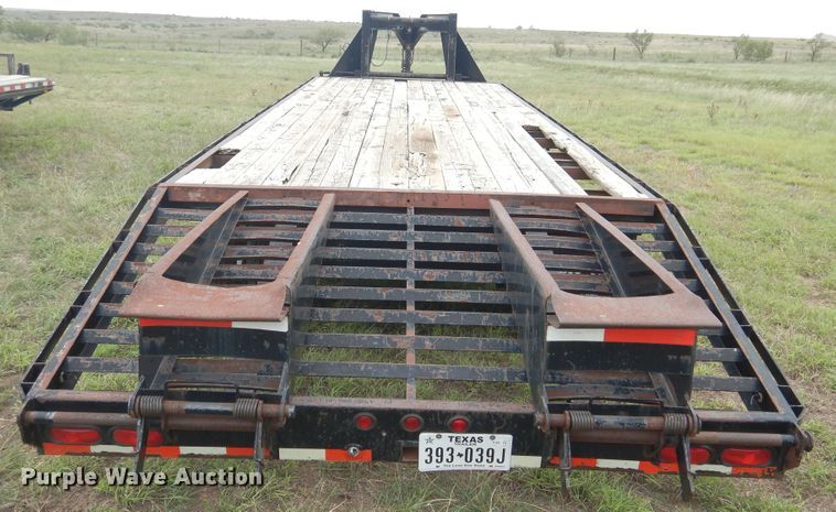 image for item HO9913 2002 Big Tex 22GN-24 equipment trailer