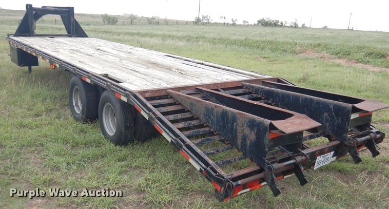 image for item HO9913 2002 Big Tex 22GN-24 equipment trailer