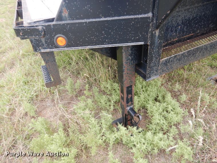 image for item HO9913 2002 Big Tex 22GN-24 equipment trailer