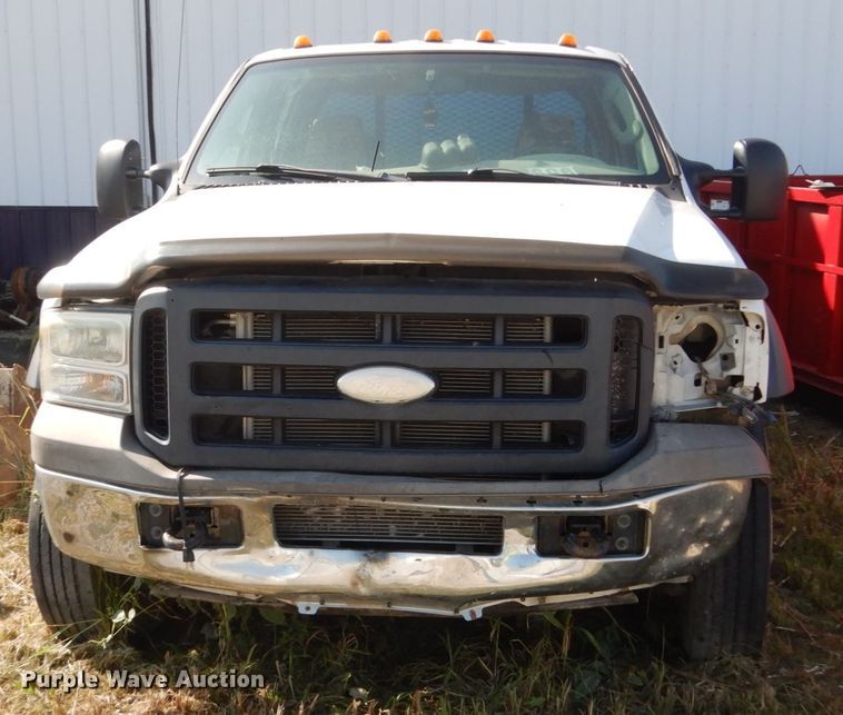 image for item HP9806 2005 Ford F450 Super Duty  flatbed truck