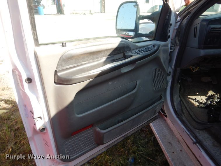 image for item HP9806 2005 Ford F450 Super Duty  flatbed truck