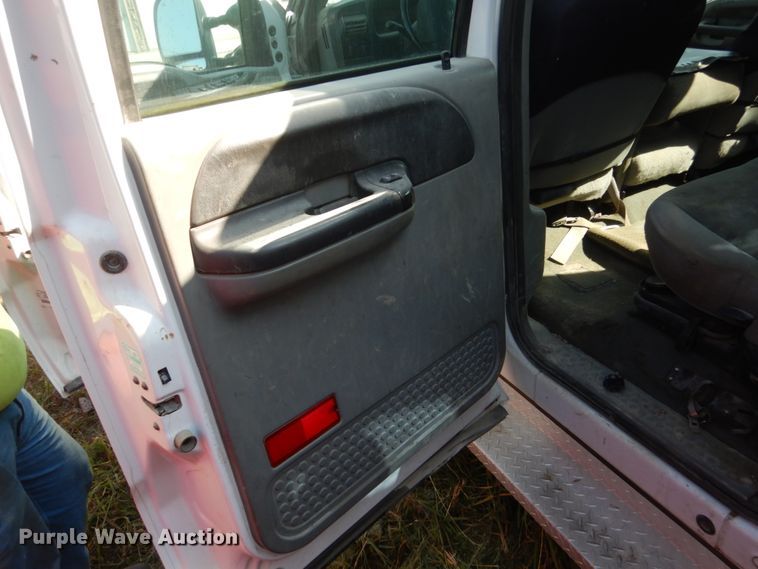 image for item HP9806 2005 Ford F450 Super Duty  flatbed truck