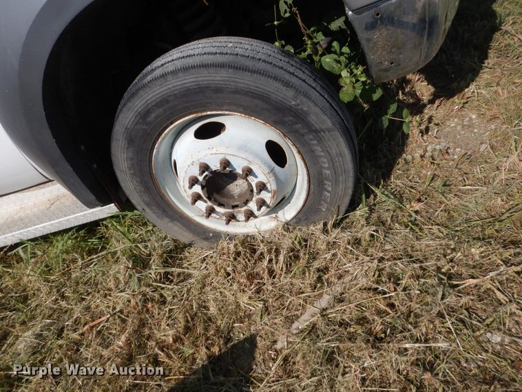 image for item HP9806 2005 Ford F450 Super Duty  flatbed truck