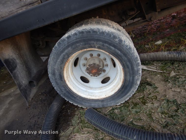 image for item HP9806 2005 Ford F450 Super Duty  flatbed truck