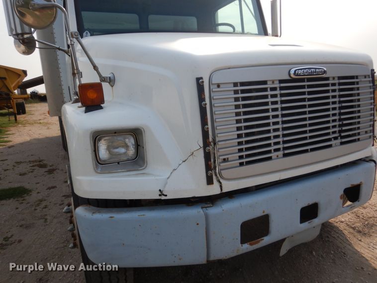 image for item HP9874 2002 Freightliner FL80  box truck