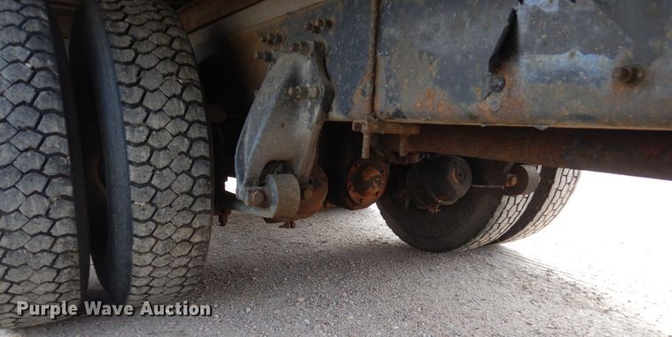 image for item HP9874 2002 Freightliner FL80  box truck