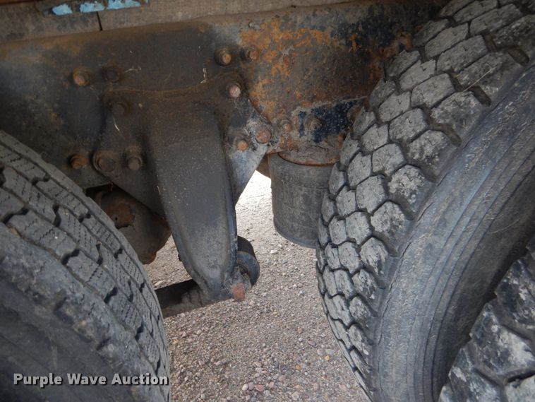 image for item HP9874 2002 Freightliner FL80  box truck