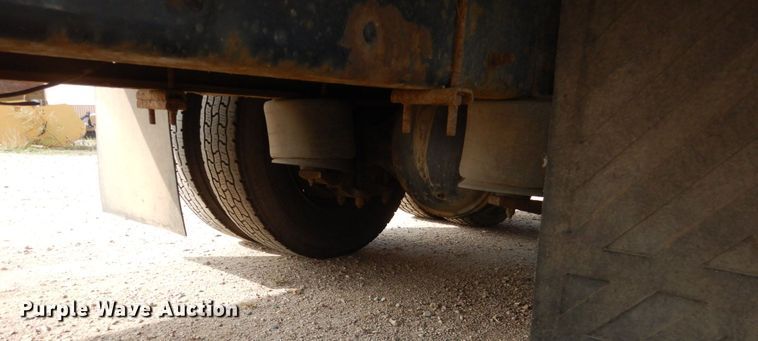 image for item HP9874 2002 Freightliner FL80  box truck