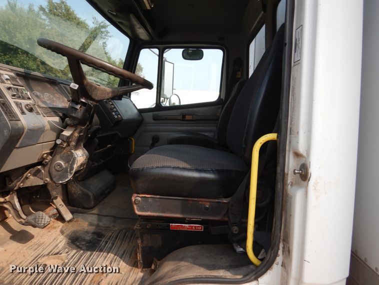 image for item HP9874 2002 Freightliner FL80  box truck