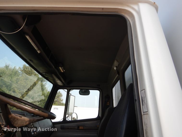 image for item HP9874 2002 Freightliner FL80  box truck