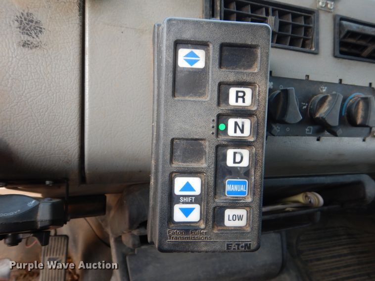 image for item HP9874 2002 Freightliner FL80  box truck