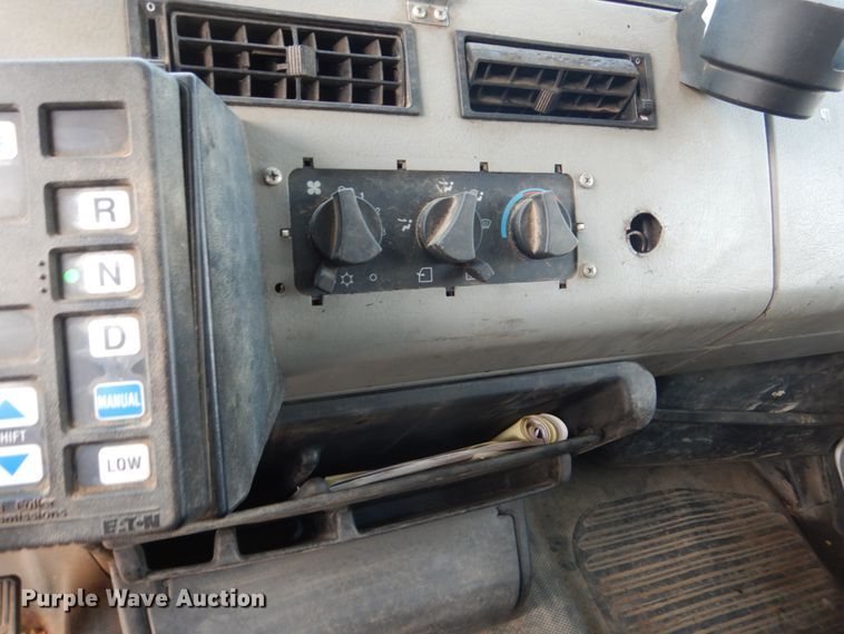 image for item HP9874 2002 Freightliner FL80  box truck