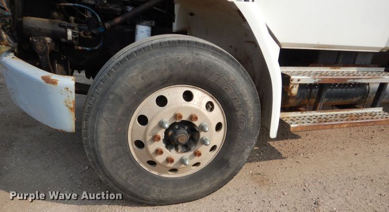 image for item HP9874 2002 Freightliner FL80  box truck