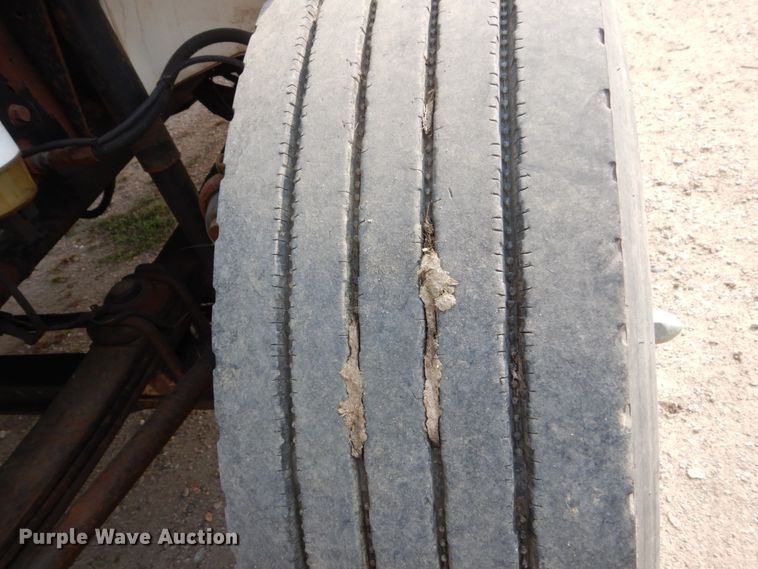 image for item HP9874 2002 Freightliner FL80  box truck