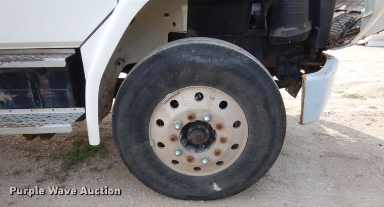 image for item HP9874 2002 Freightliner FL80  box truck