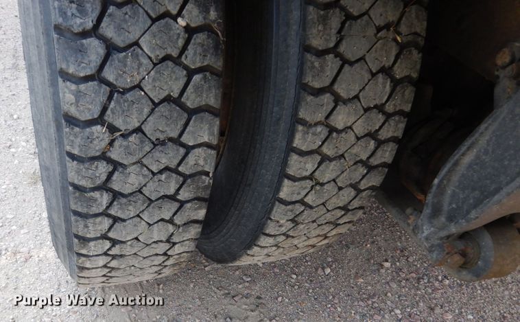 image for item HP9874 2002 Freightliner FL80  box truck